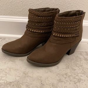 Women’s Sugar brown zip up boots size 8 1/2